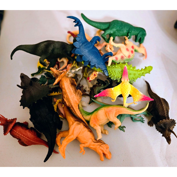 Vintage lot of dinosaurs plastic with Boley TM04 collectible Triceratops - Picture 9 of 16